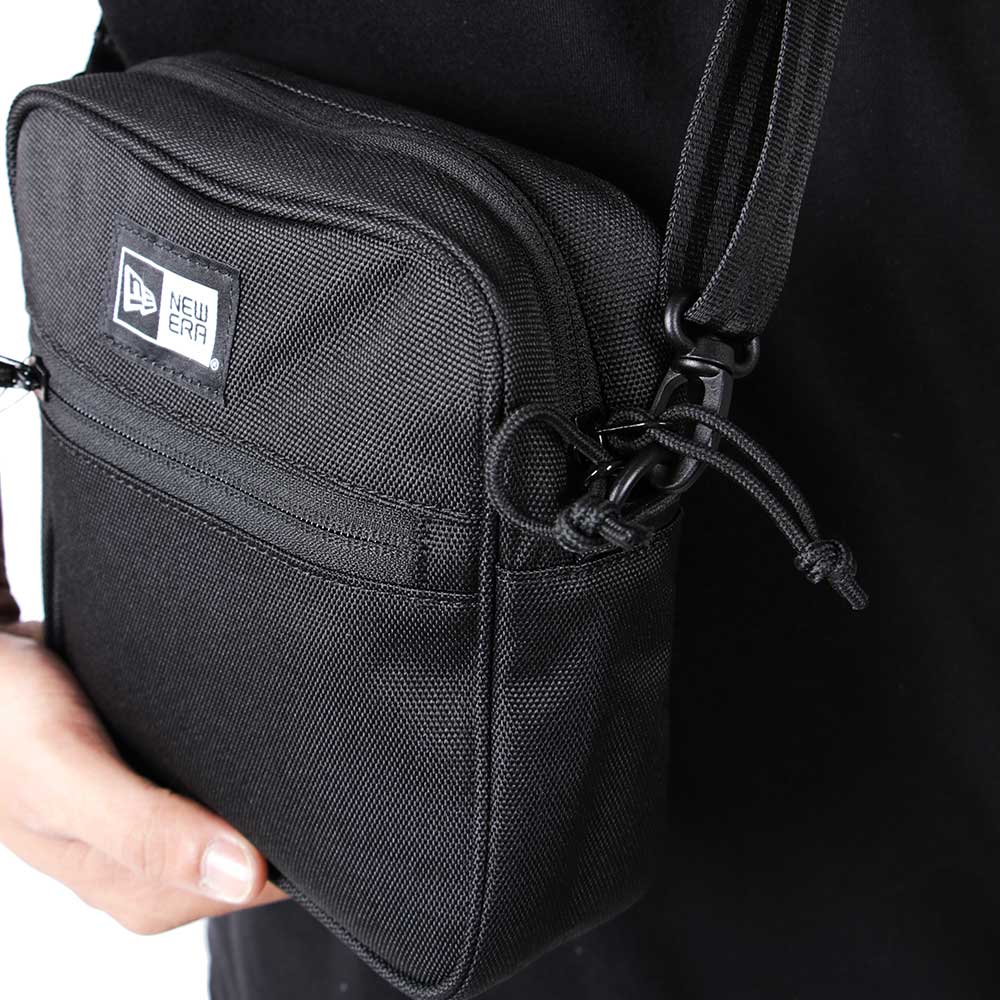 box logo shoulder pouch black bag other details