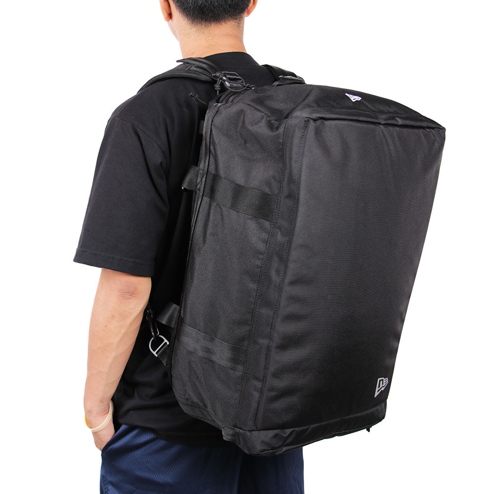 wordmark black white club duffle bag with print