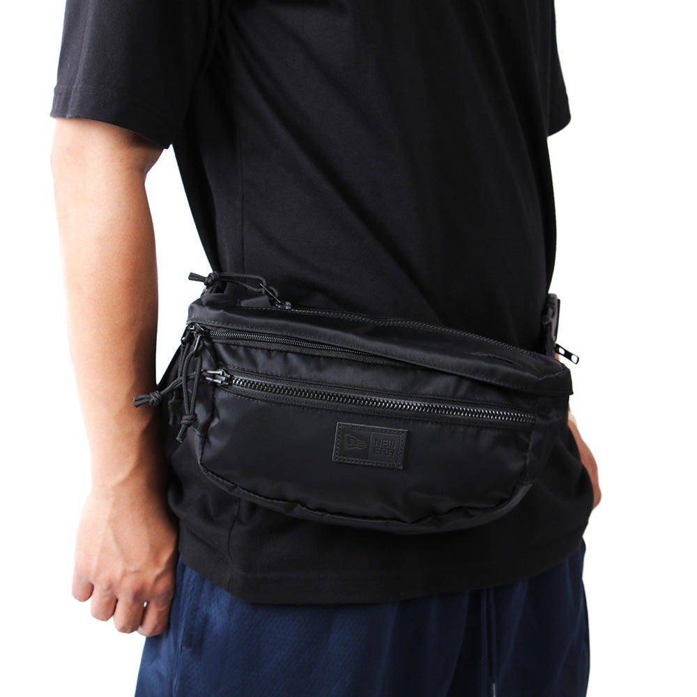 black logo 3l black explorer waist bag with print