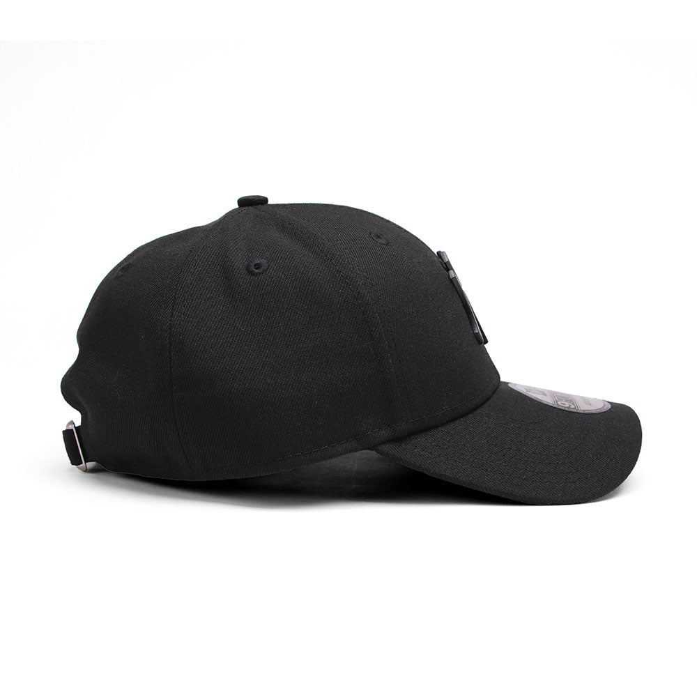 new era new york yankees metal badge ss26 black 9forty adjustable cap opposite side