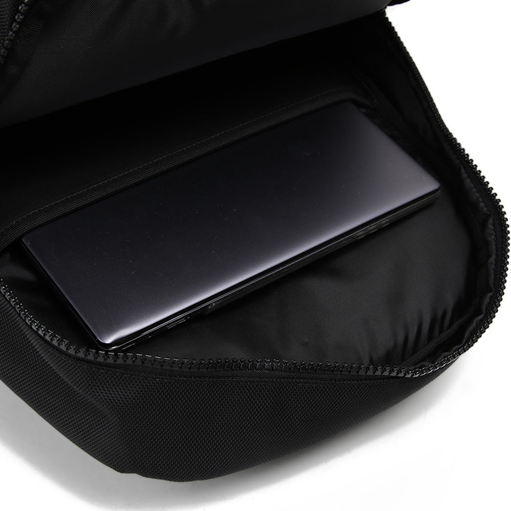 square logo black 33l urban backpack