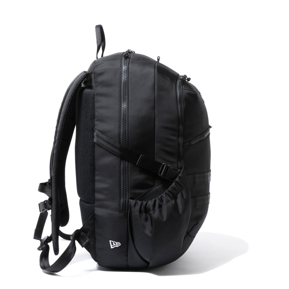 square logo black 33l urban backpack tag and close up