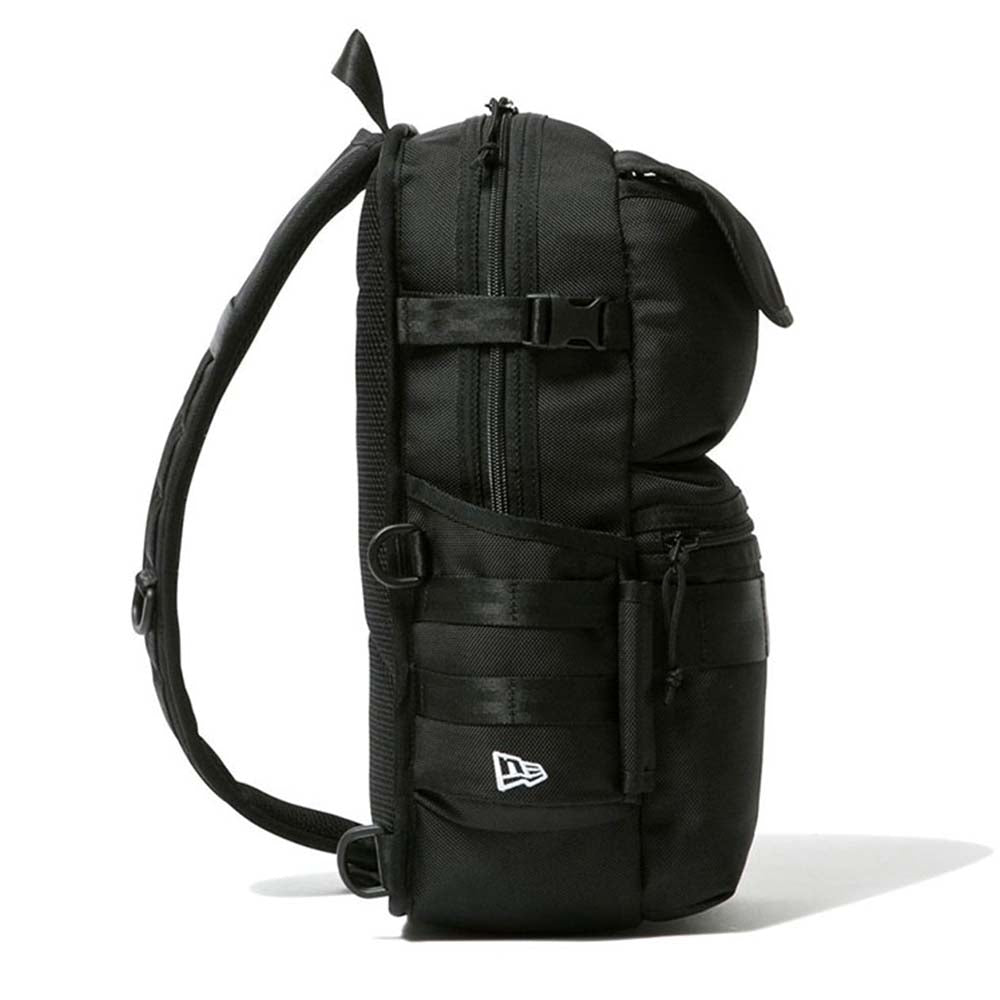 box logo black sling body bag