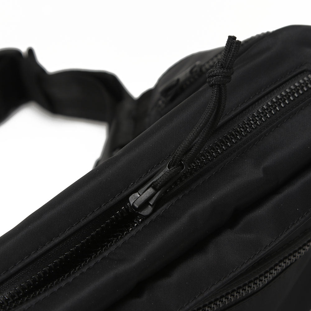 black logo 3l black explorer waist bag
