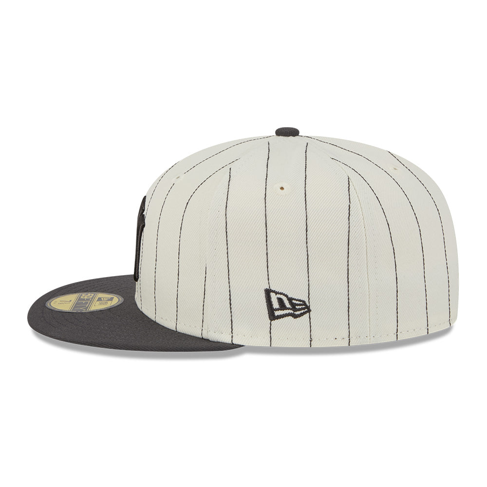new era new york yankees 5950 pack stripes chrome white 59fifty fitted cap with black and white striped pattern on a white background