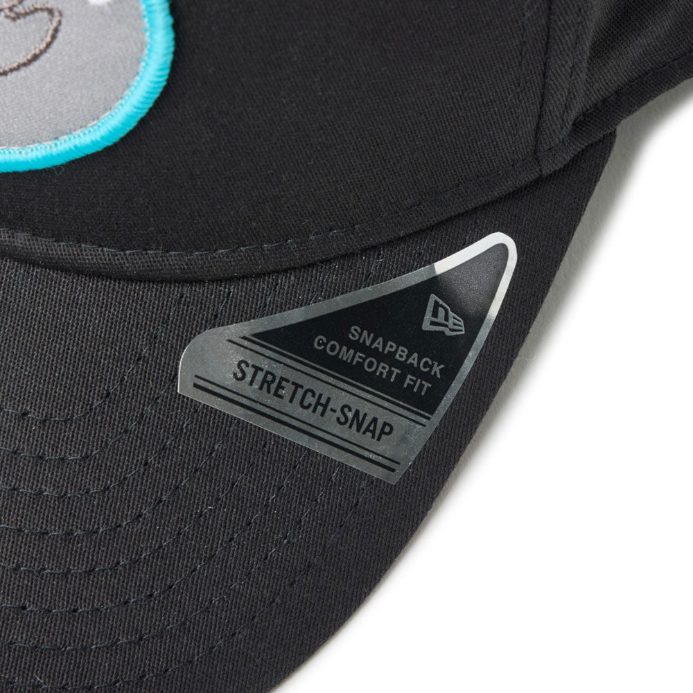 new era script oval patch black golf 9seventy stretch snapback  cap with a brand Stretch-Snap label