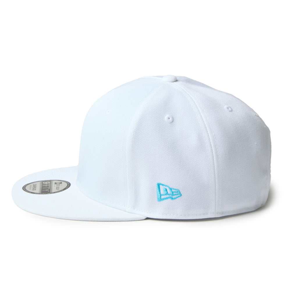 new era wordmark golf stencil logo white 9fifty snapback cap with a turquoise logo on a white background