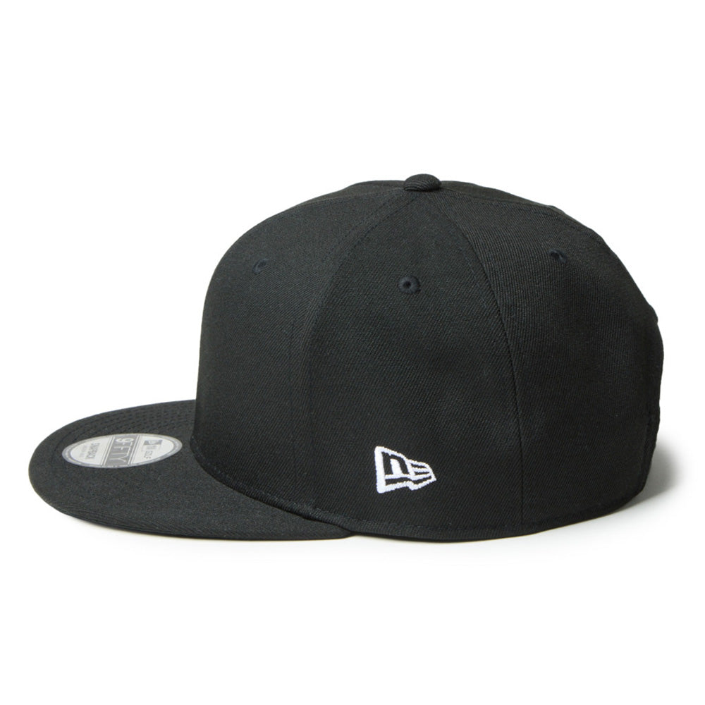 new era wordmark golf stencil logo black 9fifty snapback cap with a logo on the side against a white background
