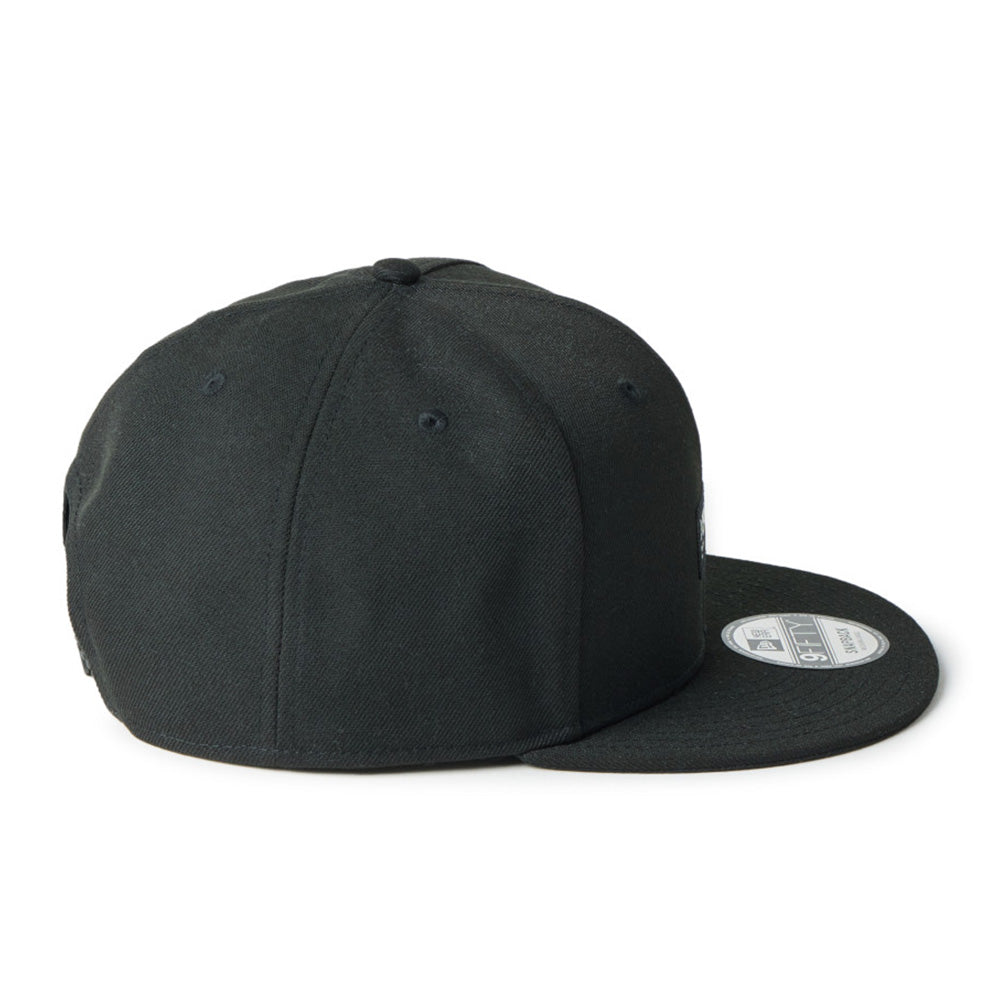 Silver Wordmark Metal Flag Black 9FIFTY Snapback Cap