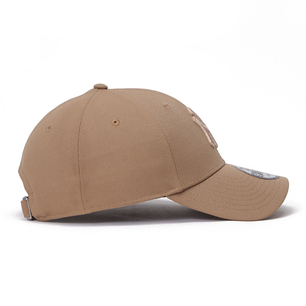 New Era New York Yankees Tonal Khaki 9FORTY Adjustable Cap