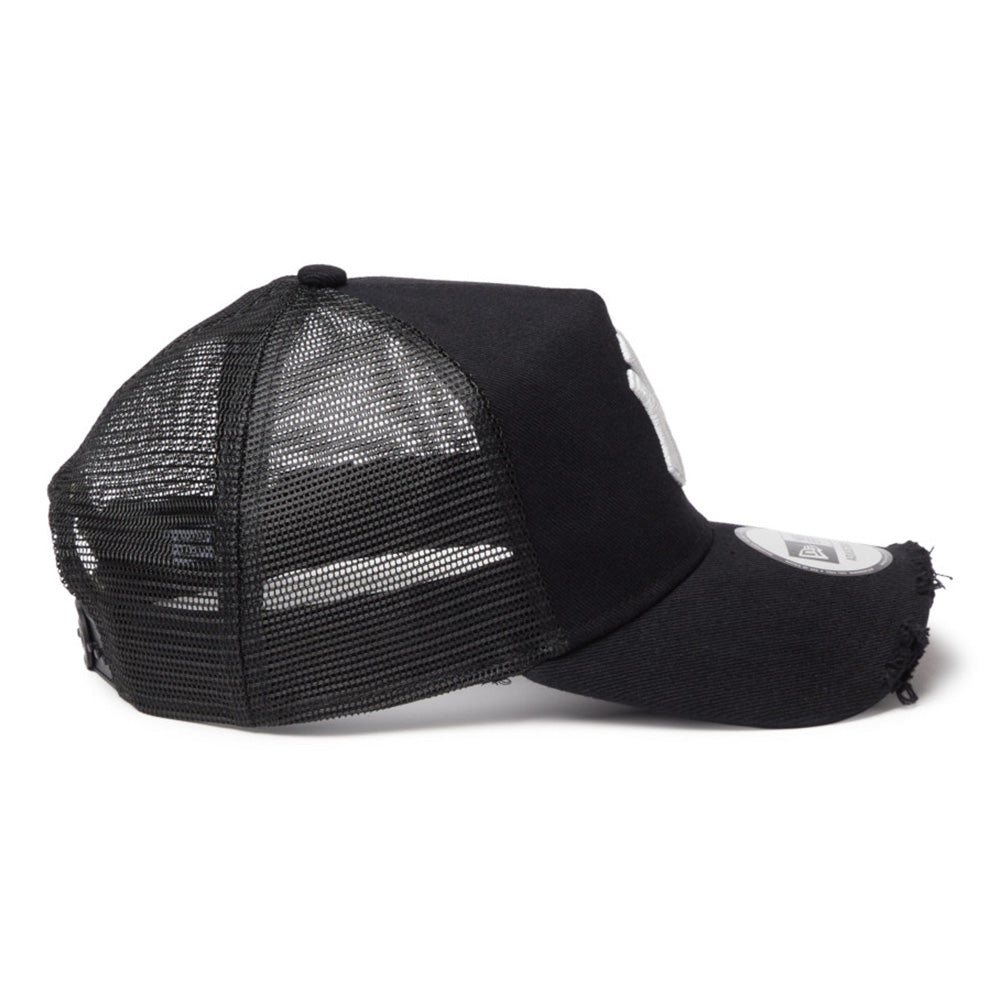 New Era New York Yankees Damaged Cap Black 9FORTY A-Frame Trucker Cap