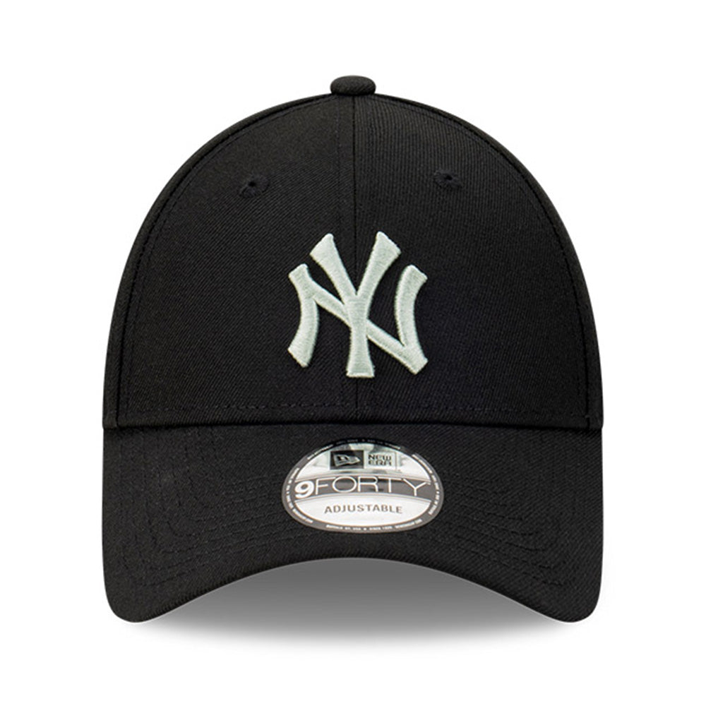 new york yankees repreve seasonal q124 black everest green 9forty adjustable cap detail and color