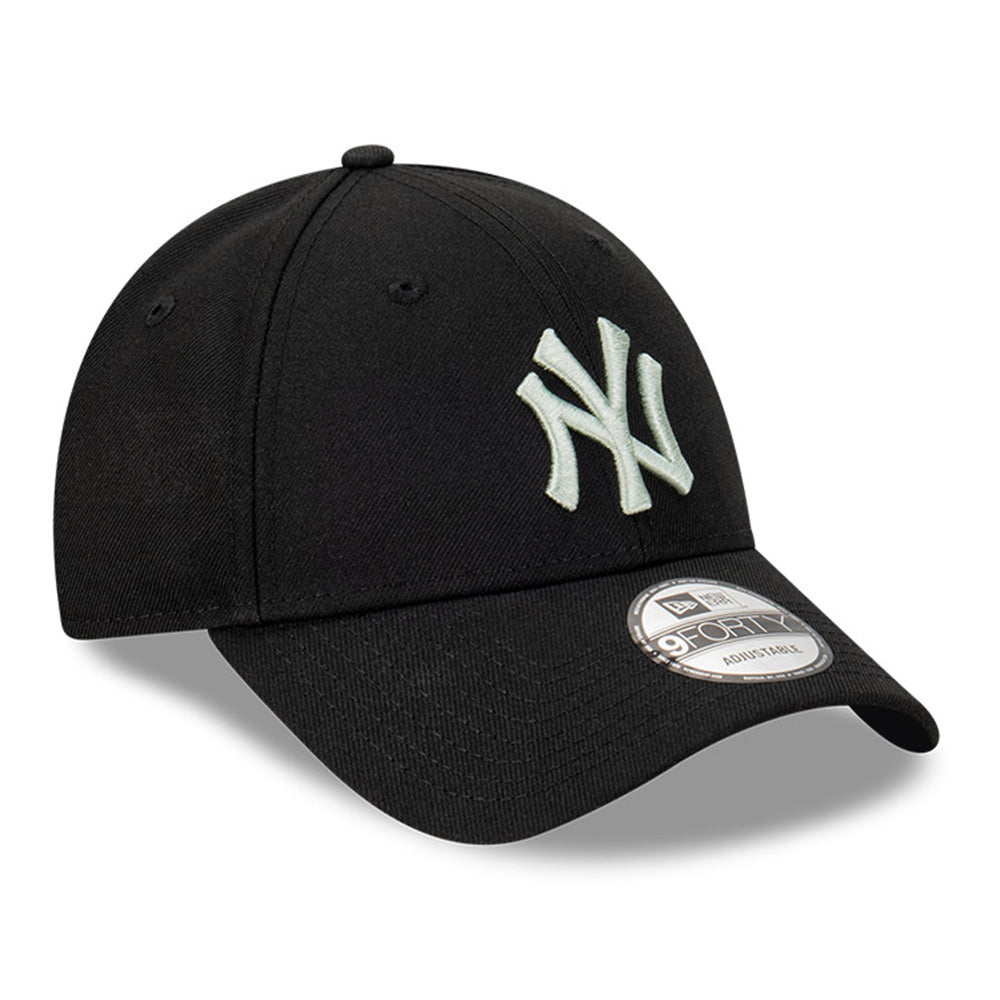new york yankees repreve seasonal q124 black everest green 9forty adjustable cap opposite
