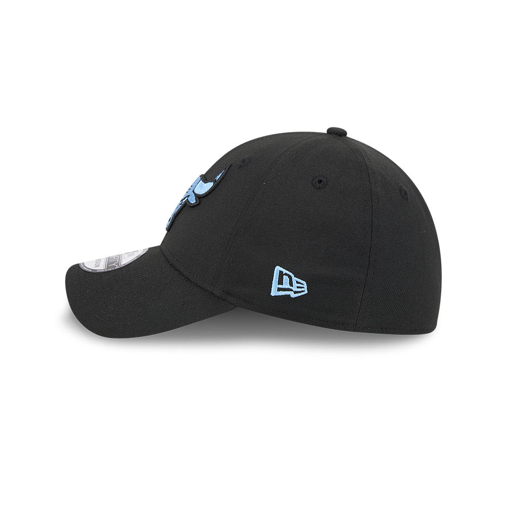 Gray baseball cap with a logo on a white background