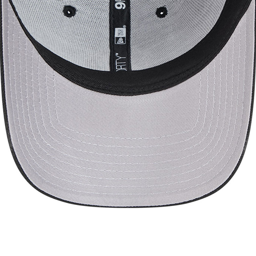 new york yankees black metallic q325 9forty snapback cap detail and color